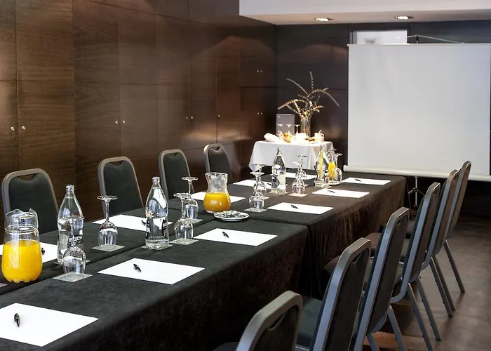 泽尼特巴塞罗那酒店 酒店